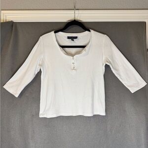 Karen Scott White 3/4 Sleeve Henley Top. Very Good Condition.